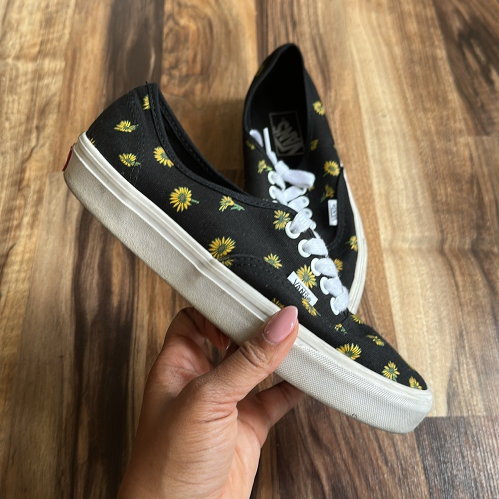 Vans Better Nature Black Floral Sneakers Size M7/W8.5 - Picture 3 of 7